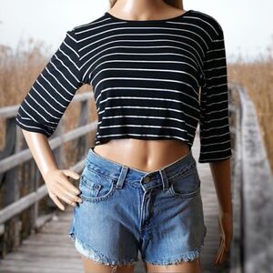 B. Jewel Cropped Sleeved Striped Crop Top
